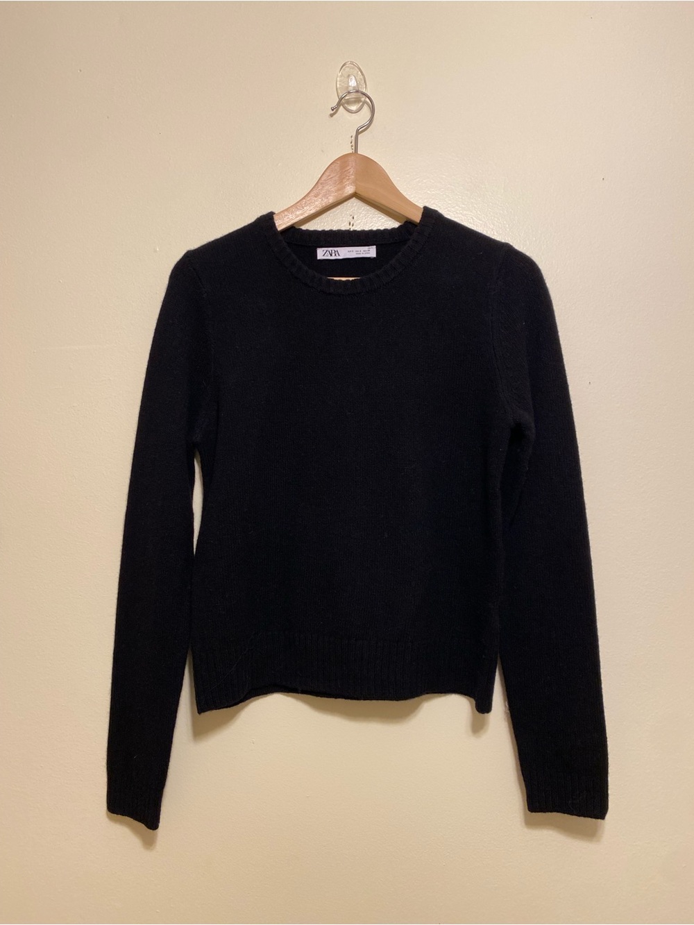 Zara Wool Black Crewneck Sweater - Classic Knit. Size S . Style 2893/106/800